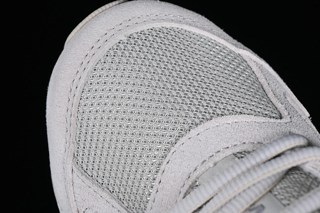 On Running [472928-22]-[X MISSION 4 SUEDE OUTDOOR OFF ROADING WHITE/SILVER]-[WOMAN:36-39]-[MAN:40-45] - Image 9