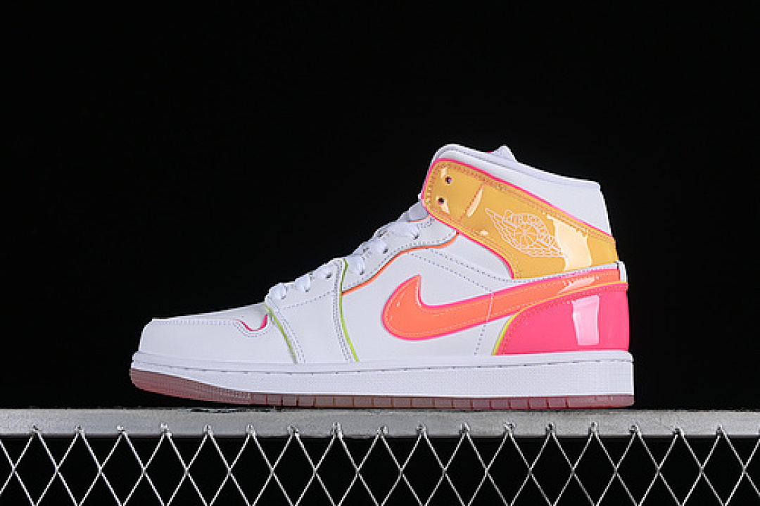Jordan AIR Jordan 1 MID WHITE/HYPER CRIMSON/PINK BLAST · CV4611-100, photo 1