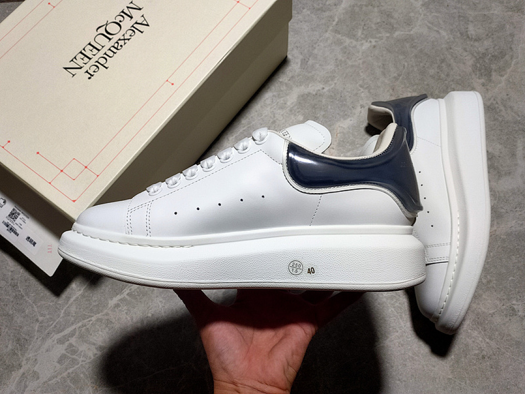 Alexander McQueen Alexander McQueen [ALE*XANDER MCQUEEN SNEAKERS WHITE/WHITE/NAVY BLUE]-[WOMAN:35-39]-[MAN:40-44], photo 1
