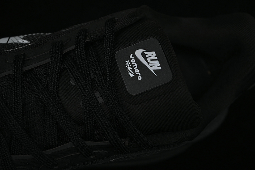 Nike [HM5973-100]-[AIR ZOOM VOMERO PREMIUM BLACK]-[WOMAN:36-39]-[MAN:40-45] - Image 2