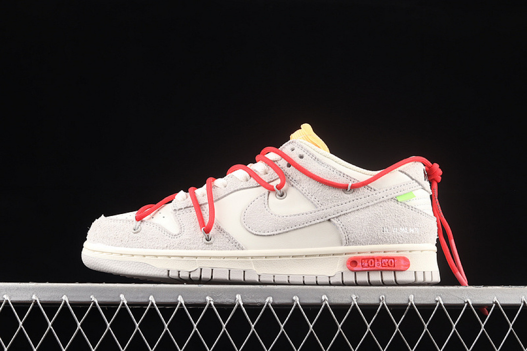 Nike OW X SB DUNK LOW LOT 40 OF 50 SAIL/NEUTRAL GREY/GLOBAL RED · DJ0950-103, photo 1