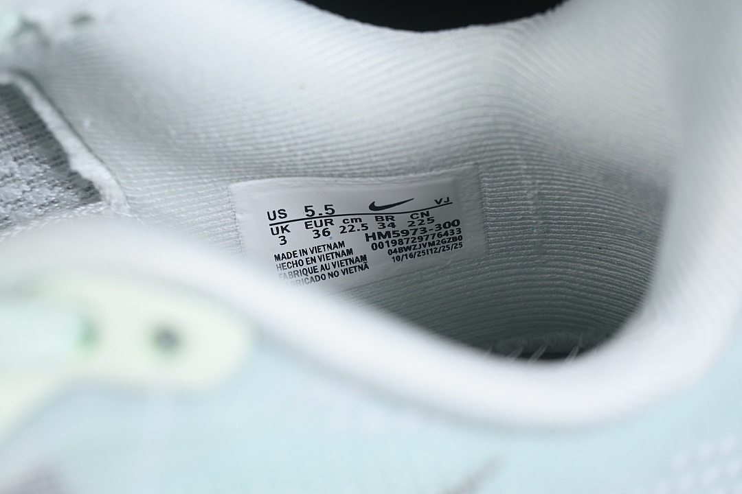 Nike [HM5973-300]-[AIR ZOOM VOMERO PREMIUM AIR CUSHION SHOES GREEN/GREY]-[WOMAN:36-39]-[MAN:40] - Image 5