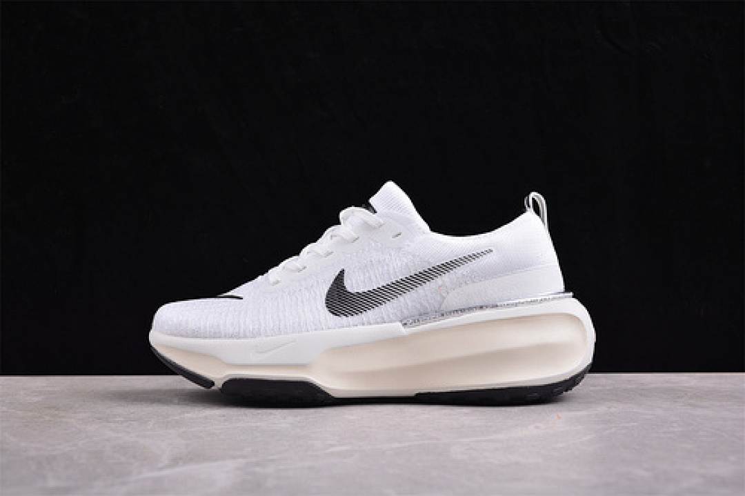 Unbranded [DR2660-102]-[ZOOMX INVINCIBLE RUN FK3 SUMMIT WHITE/SAIL/COCONUT MILK/BLACK]-[UNISEX:36-45], photo 1