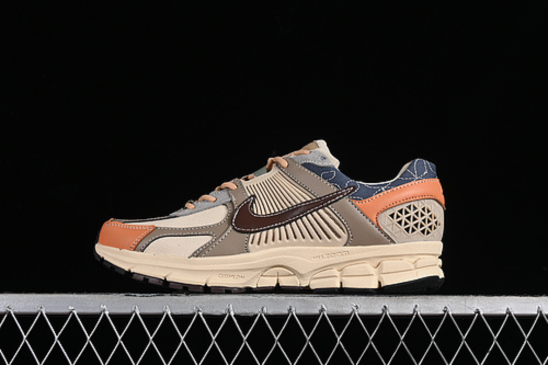 Nike Nike ZOOM VOMERO 5 SP SANDDRIFT/MUSLIN/KHAKI/EARTH · FZ5051-121, photo 1