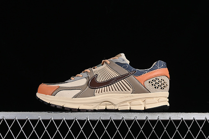 Nike Nike ZOOM VOMERO 5 SP SANDDRIFT/MUSLIN/KHAKI/EARTH · FZ5051-121, photo 1