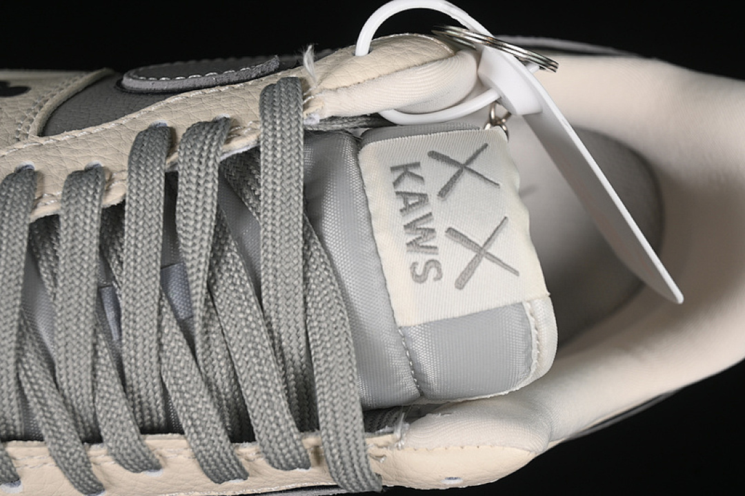 Nike [KK1988-078]-[AIR FORCE 1 07 LOW KAWS WHITE/GREY]-[WOMAN:36-39]-[MAN:40-45] - Image 9