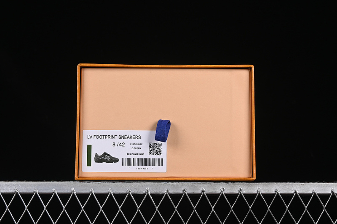 Louis Vuitton [LOUIS VUITTON FOOTPRINT SOCCER 2025 GREEN]-[WOMAN:35-39]-[MAN:40-46] - Image 11