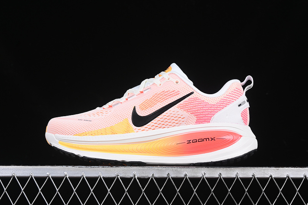 Nike Nike AIR ZOOM VOMERO 18 WHITE/BLACK/ORANGE · HM6804-100, photo 1