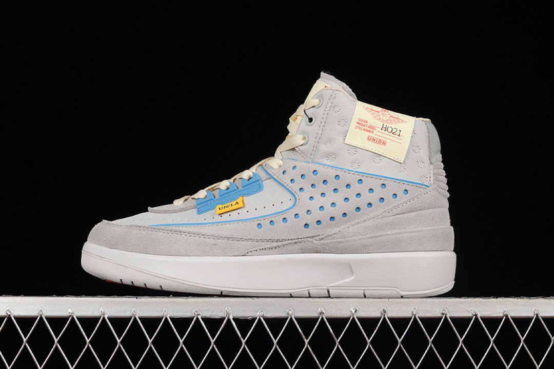 Jordan UNION LA X AIR Jordan 2 RETRO SP GREY FOG/SIREN RED/LIGHT SMOKE GREY · DN3802-001, photo 1