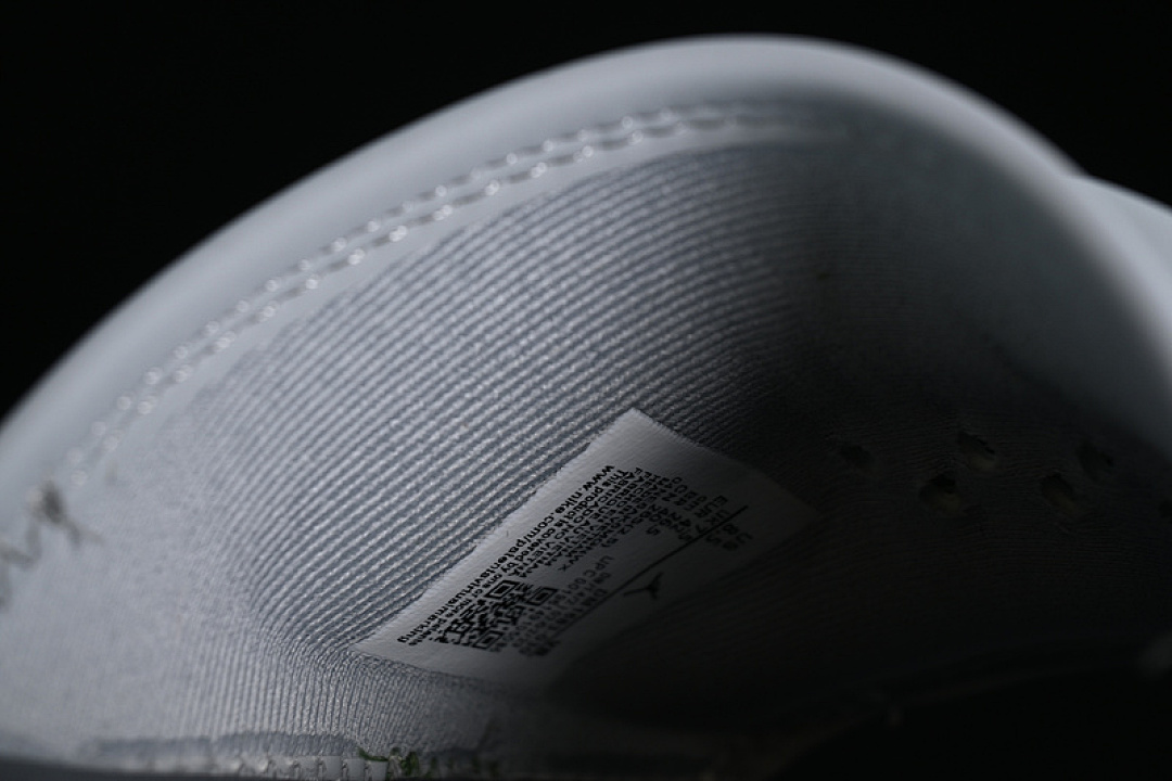 Jordan [DM1683-030]-[AIR JORDAN PLAY SLIDE SILVER/FLINT GREY/GREEN BEAN]-[MAN:40-45] - Image 4