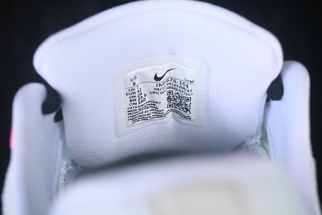 Nike [IM6676-104]-[VOMERO 18 WHITE/GLACIER BLUE/HYPER PINK/BLACK]-[WOMAN:36-39]-[MAN:40-46] - Image 6