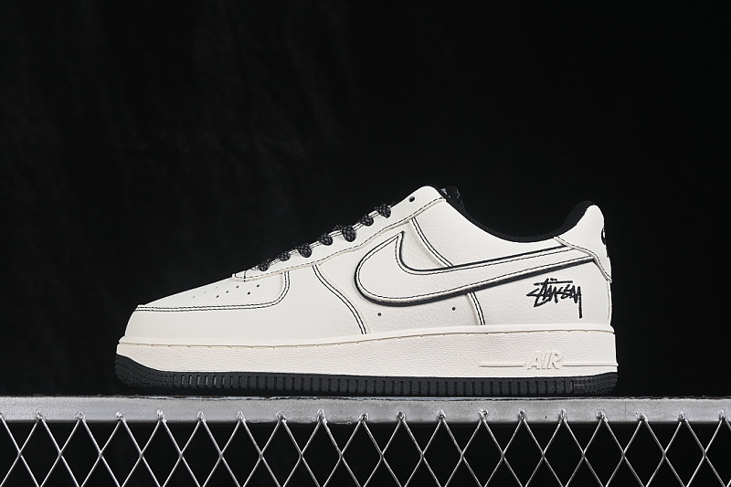 Nike Nike AIR FORCE 1 07 LOW CASUAL SNEAKERS WHITE/BLACK · DD1982-365, photo 1