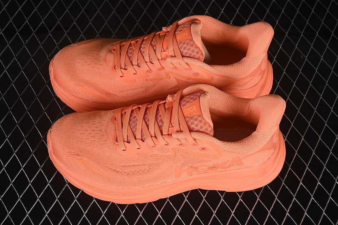 On Running [1162031-PRSM]-[ONE ONE CLIFTON 10 ORANGE/ORANGE/ORANGE]-[WOMAN:36-39]-[MAN:40] - Image 11