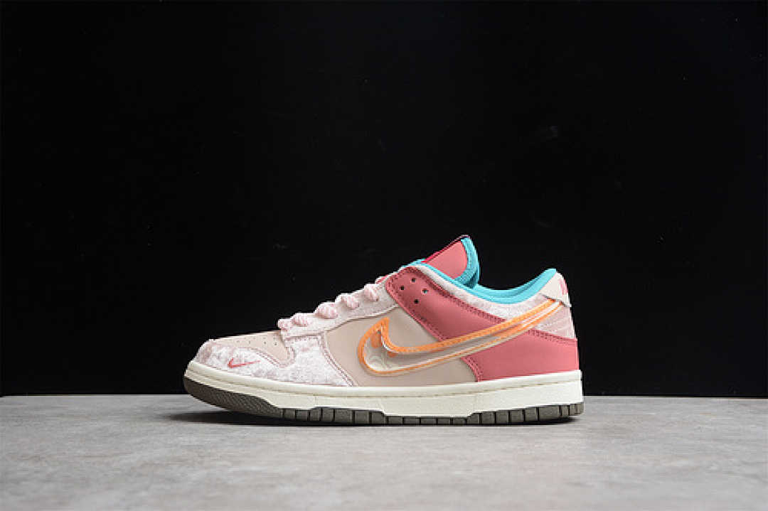 Unbranded [DJ1173-600]-[SOCIAL STATUS X SB DUNK MID STRAWBERRY MILK LIGHT SOFT PINK/COCONUT, photo 1