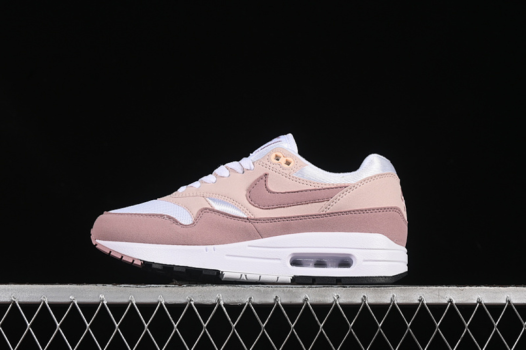 Nike AIR MAX 1 WHITE/PLATINUM VIOLET/PHANTOM/WHITE/BLACK · DZ2628-106, photo 1