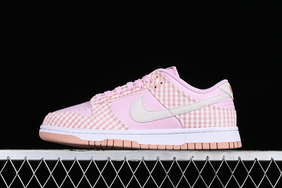 Unbranded [FB9881-600]-[DUNK LOW PINK GINGHAM PEARL PINK/PINK OXFORD/SUMMIT WHITE]-[WOMAN:36-40], photo 1