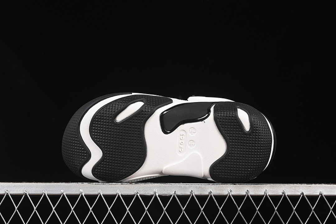 Crocs [CROCS BUBBLE CRUSH REFLECTOR CLASSIC SIMPLE CASUAL BEACH HOLE SLIPPERS SANDALS WHITE/BLACK] - Image 8