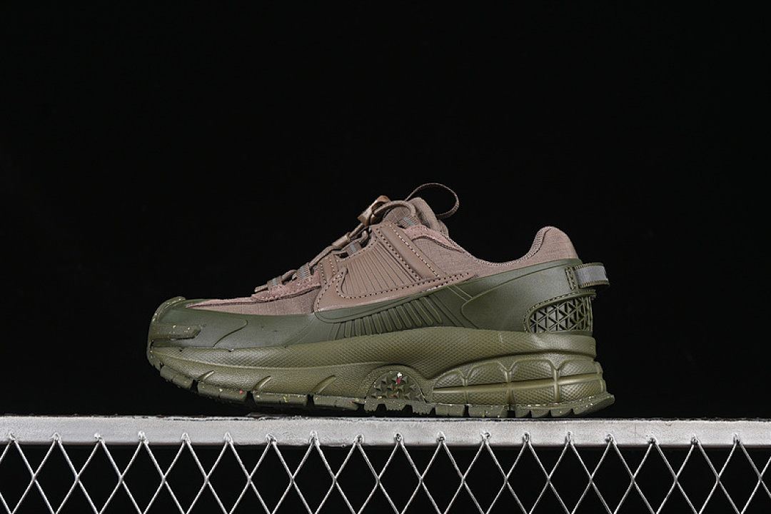 Nike [FV2295-201]-[ZOOM VOMERO ROAM MINK BROWN/MEDIUM OLIVE/CARGO KHAKI/MINK BROWN]-[UNISEX:36-45] - Image 2