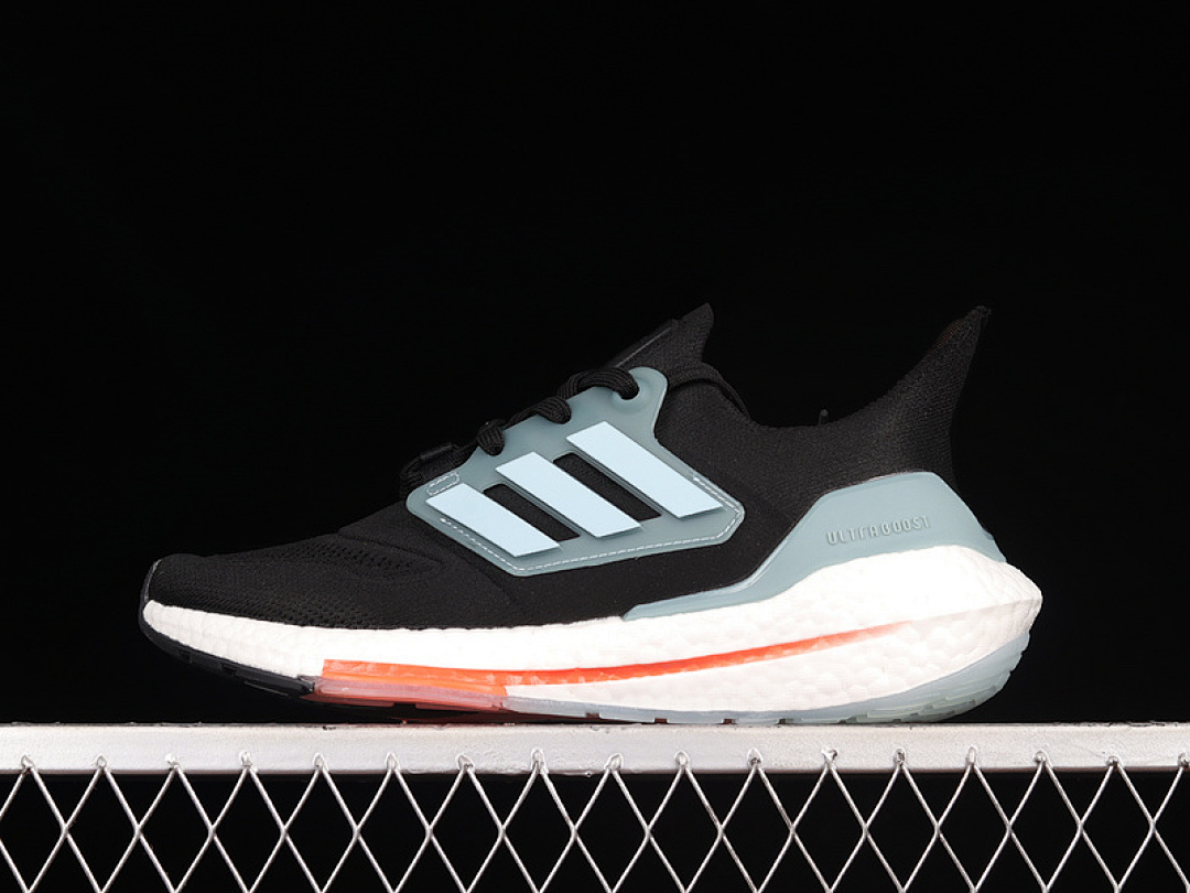 ULTRABOOST 22 SHOES CORE BLACK/MAGIC GREY/TURBO · GX3060, photo 1