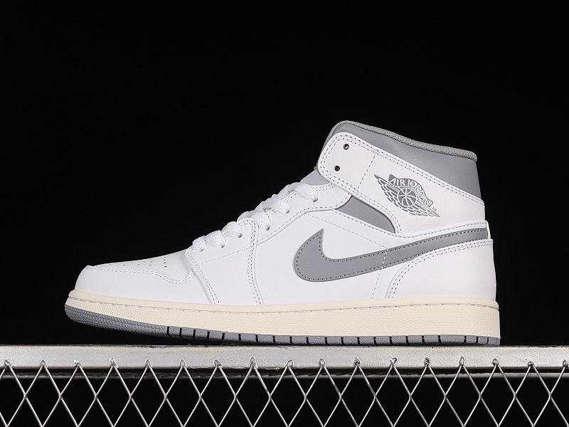 Jordan AIR Jordan 1 MID WHITE/STEALTH/NEUTRAL GREY · 554724-135, photo 1
