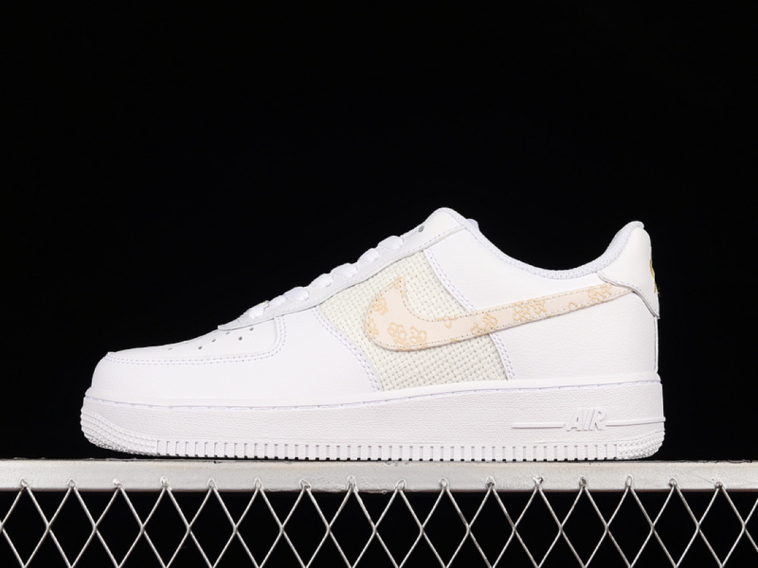 Nike Nike AIR FORCE 1 LOW FLOWER SWOOSH WHITE/WHITE/GOLD · CZ0270-110, photo 1