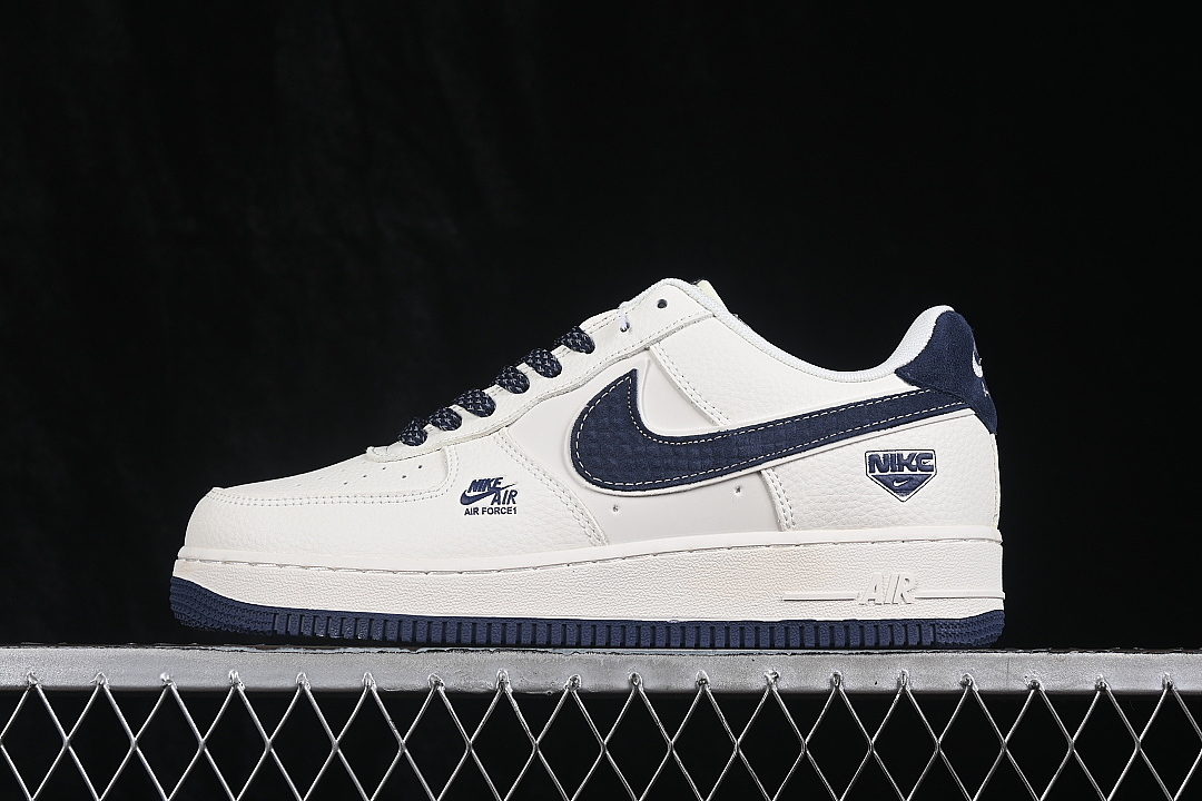 Nike Nike AIR FORCE 1 07 LOW CASUAL SNEAKERS NAVY BLUE/WHITE · DN9688-108, photo 1
