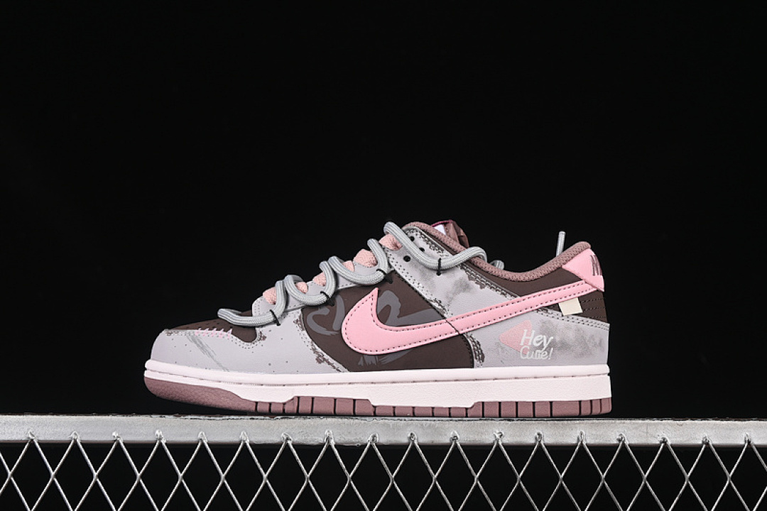 Unbranded [FZ3611-208]-[SB DUNK LOW SMOKEY MAUVE/PLAYFUL PINK/WHITE]-[WOMAN:35.5-40], photo 1