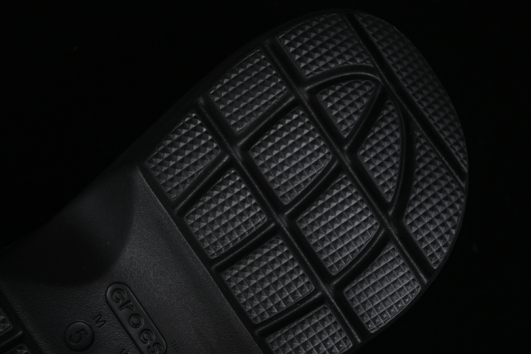 Crocs [CROCS CLASSIC CLOG BLACK]-[WOMAN:34-40] - Image 3