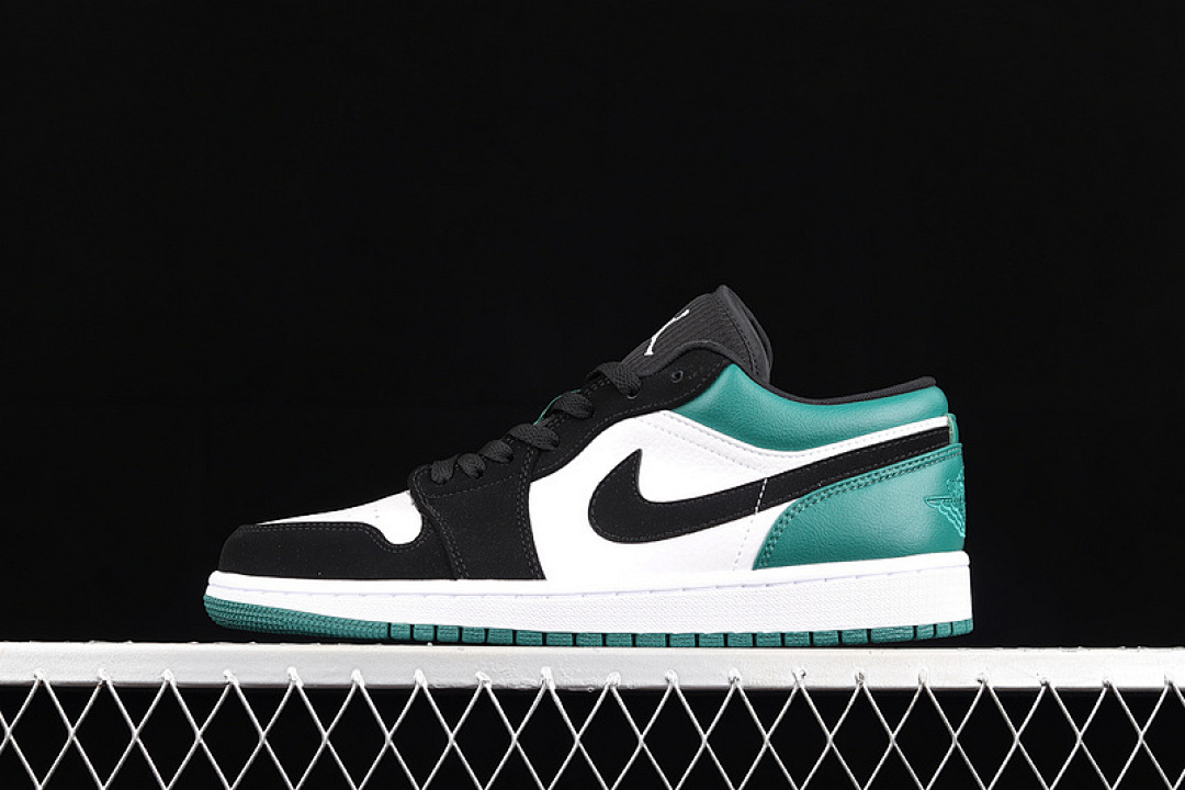 Jordan [553558-113]-[AIR JORDAN 1 LOW WHITE/BLACK-MYSTIC GREEN]-[WOMAN:36-39]-[MAN:40-46], photo 1