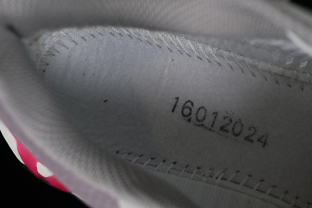 On Running [472066-22]-[XT 6 GTX OUTDOOR RECREATION GREY VIOLET/DARK PINK]-[WOMAN:36-39]-[MAN:40-46] - Image 4