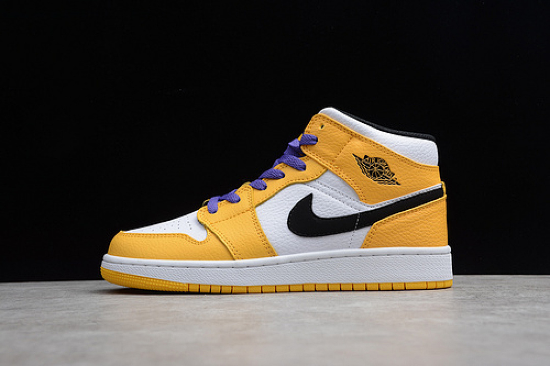 Jordan [BQ6931-700]-[AIR JORDAN 1 RETRO MID SE LAKERS UNIVERSITY GOLD/BLACK]-[UNISEX:36-45]-[OG00150] (GS), photo 1