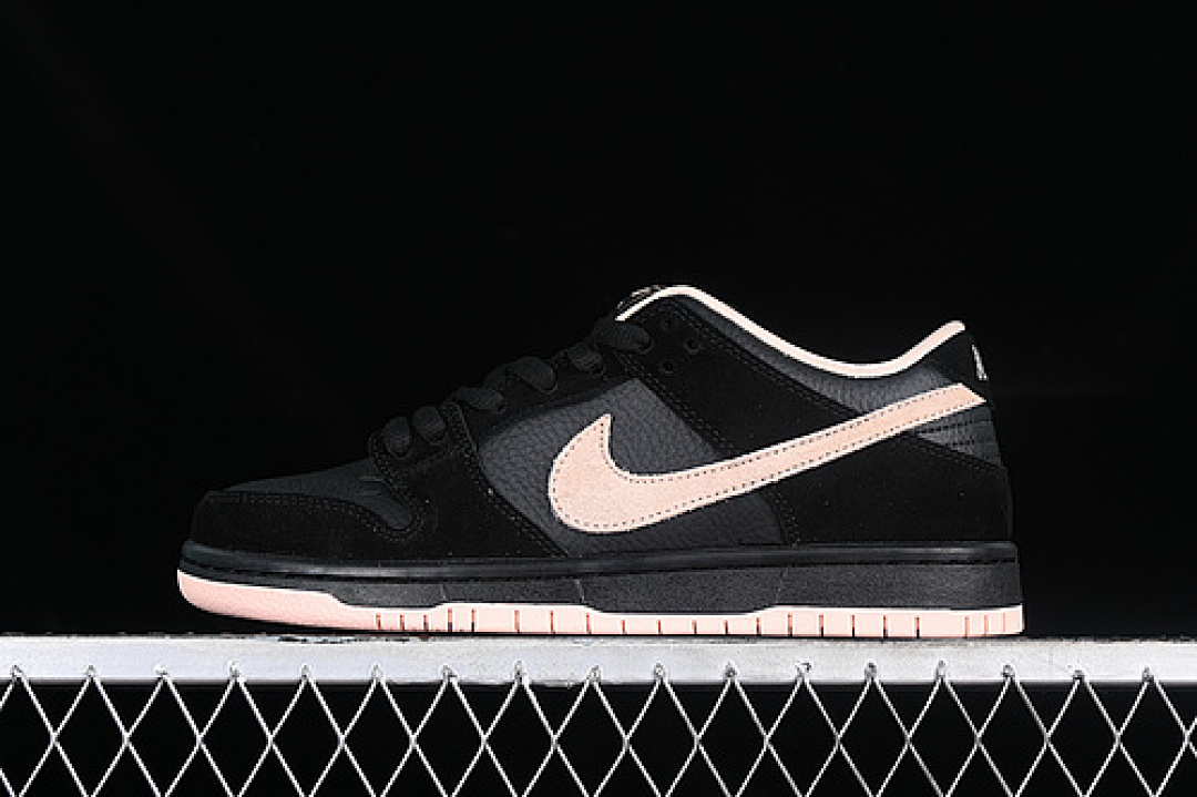 Unbranded [BQ6817-003]-[DUNK LOW SB BLACK CORAL BLACK/WASHED CORAL-BLACK]-[WOMAN:36-39]-[MAN:40-45], photo 1