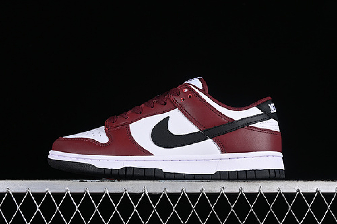 Unbranded [FJ4616-600]-[DUNK LOW SB WHITE/RED/BLACK]-[WOMAN:35.5-39]-[MAN:40-46], photo 1