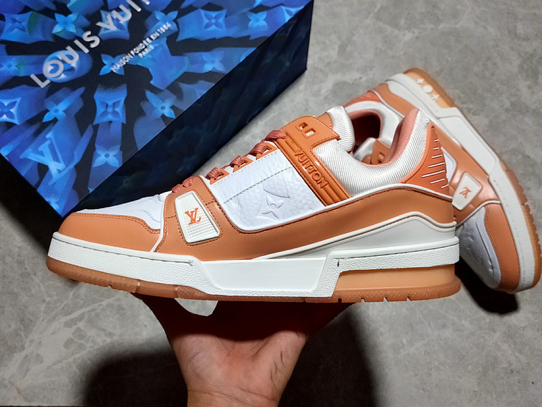 Louis Vuitton Louis Vuitton [L*V 2021 TRAINER SNEAKERS WHITE/WHITE/ORANGE]-[MAN:38-45], photo 1