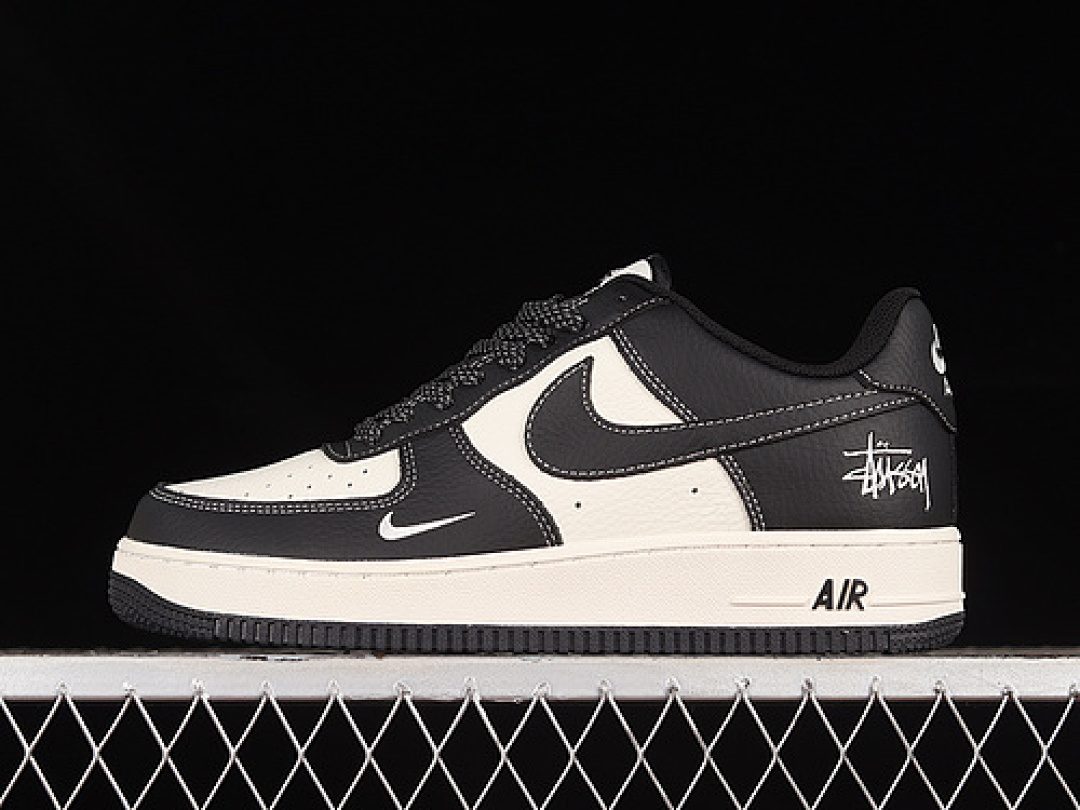 Nike [AE1686-001]-[AIR FORCE 1 07 LOW WHITE/BLACK]-[WOMAN:36-40]-[MAN:40-45], photo 1