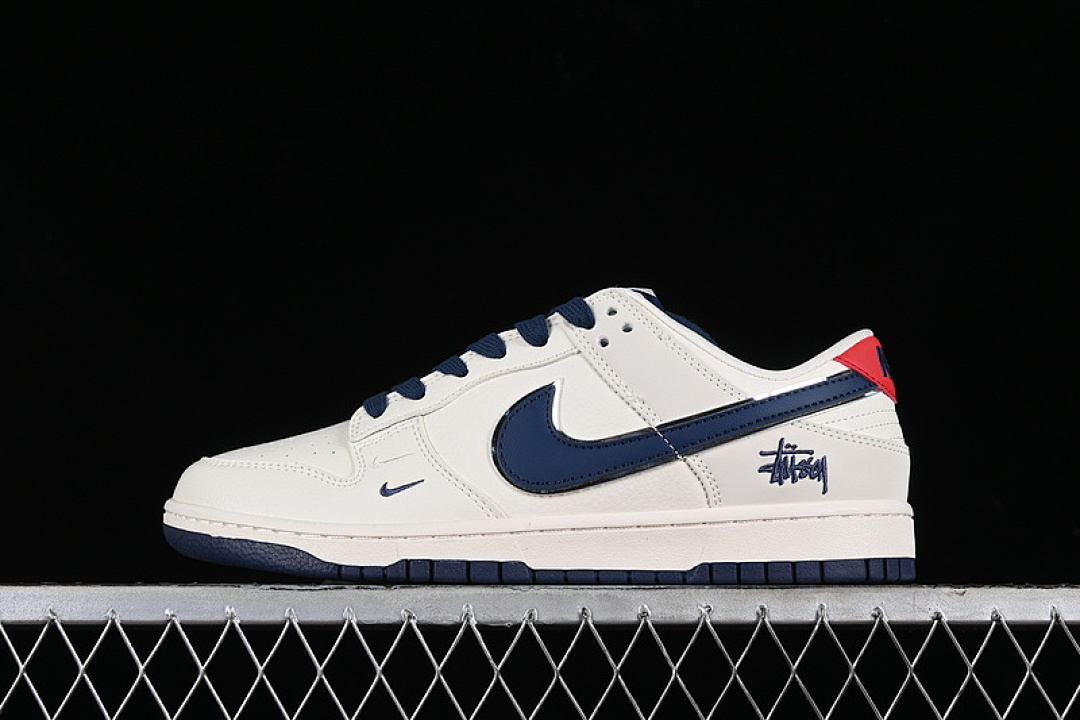 Stussy [DQ1098-379]-[STUSSY SB DUNK LOW OFF WHITE/BLUE]-[WOMAN:36-39]-[MAN:40-45], photo 1