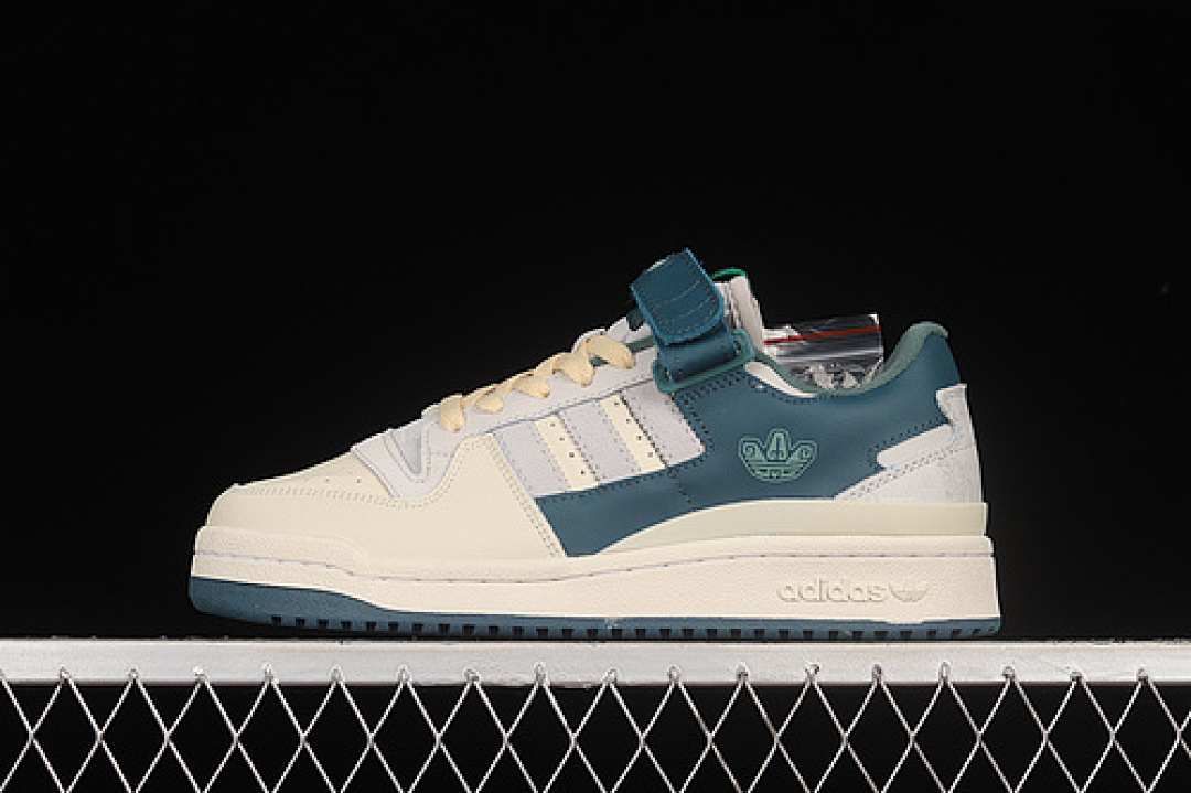 Unbranded [HP2067]-[FORUM 84 LOW BEIGE/NAVY BLUE/BEIGE]-[WOMAN:36-39]-[MAN:40-45], photo 1