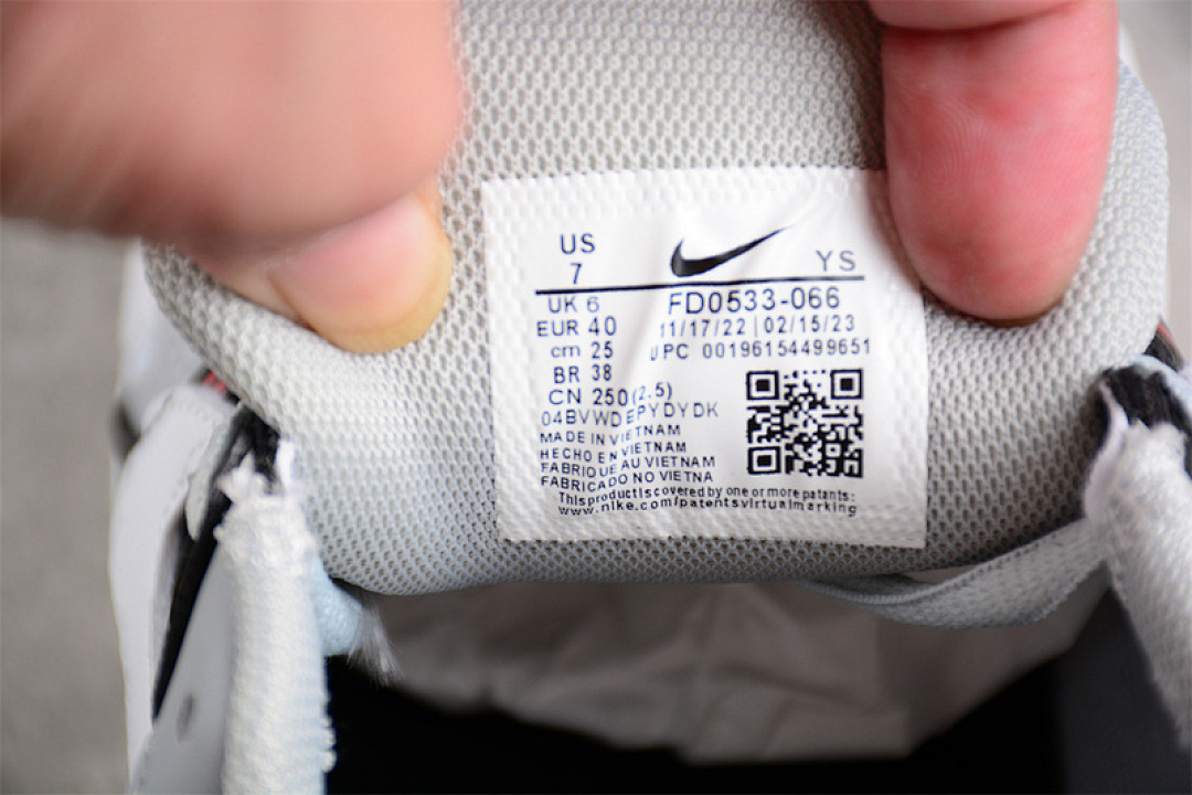 Nike [FD0533-066]-[ZOOM VOMERO 5 SP WHITE/BLACK/GREY/RED]-[WOMAN:36-39]-[MAN:40-45] - Image 4