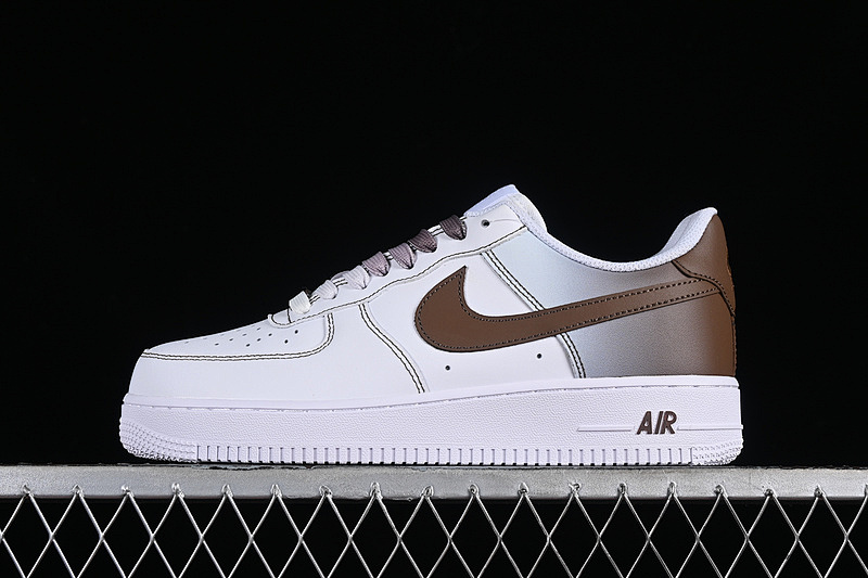 Nike Nike AIR FORCE 1 07 LOW WHITE/BROWN · FN0366-103, photo 1
