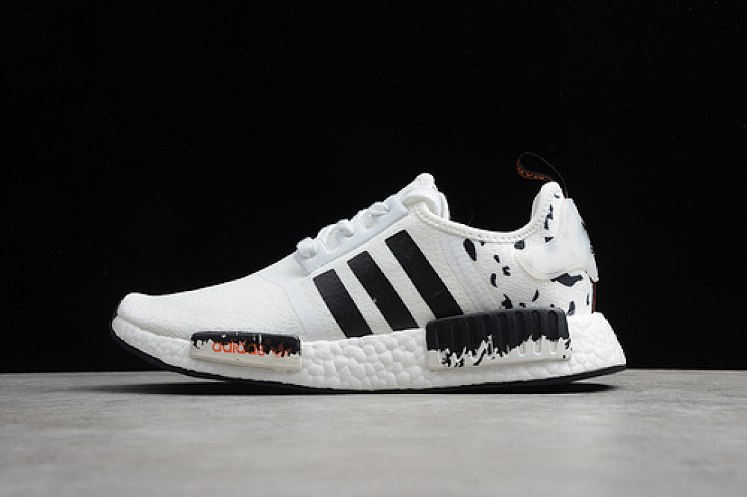 Unbranded [FW7570]-[NMD R1 SHOES FOOTWEAR WHITE/CORE BLACK]-[WOMAN:36-39]-[MAN:40-45], photo 1
