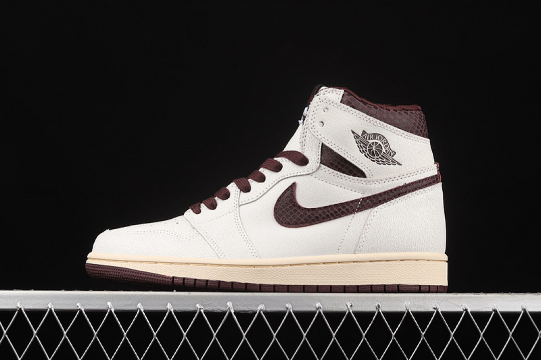 Jordan A MA MANIÉRE X AIR Jordan 1 HIGH OG SAIL/BURGUNDY CRUSH · DO7097-100, photo 1