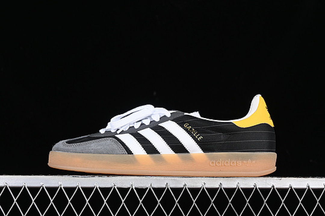 Adidas ORIGINALS GAZELLE INDOOR OLYMPIC PACK BRIGHT BLUE/CORE BLACK/GUM · IF9642, photo 1