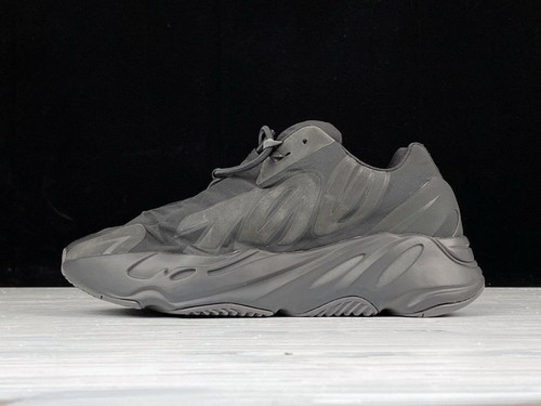 Adidas [FV4440]-[YEEZY BOOST 700 BLACK/BLACK-BLACK]-[WOMAN:36-39]-[MAN:40-46], photo 1