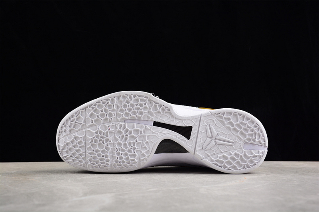 Nike [CW2190-101]-[ZOOM KOBE WHITE/GOLD]-[MAN:40-46] - Image 16