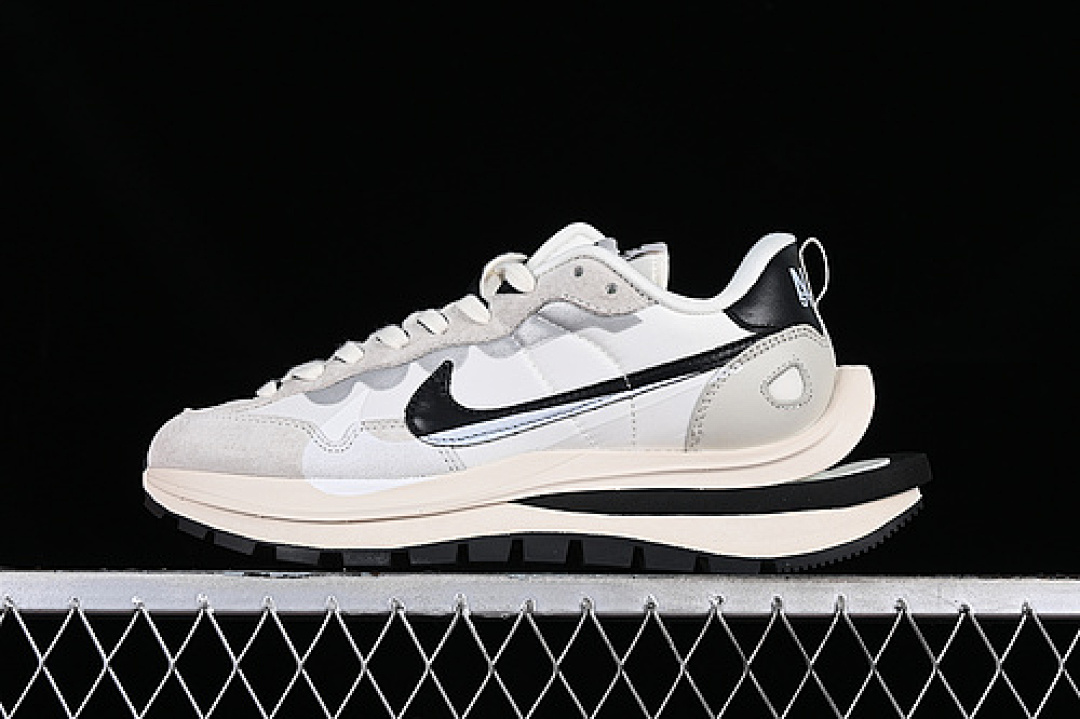 Sacai [DD1875-101]-[SACAI VAPORWAFFLE 3.0 WHITE/GREY/BLACK]-[WOMAN:36-39]-[MAN:40-46], photo 1