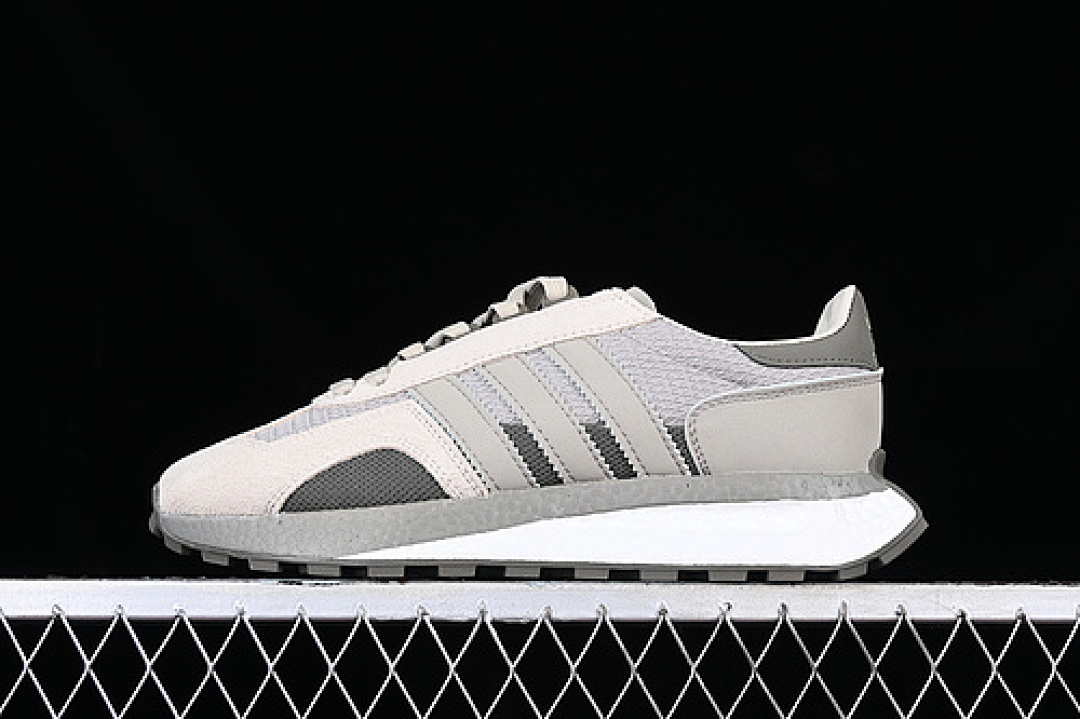 Adidas [IE0507]-[ADIDAS RETROPY E5 WHITE/GREY/GREEN]-[WOMAN:36-39]-[MAN:40-45], photo 1