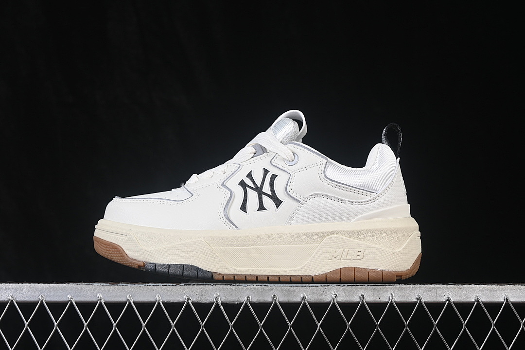 Unbranded [3ASXM096N50IVS]-[CHUNKY CURVE LINER WHITE/WHITE/WHITE]-[WOMAN:35-39]-[MAN:40-45], photo 1
