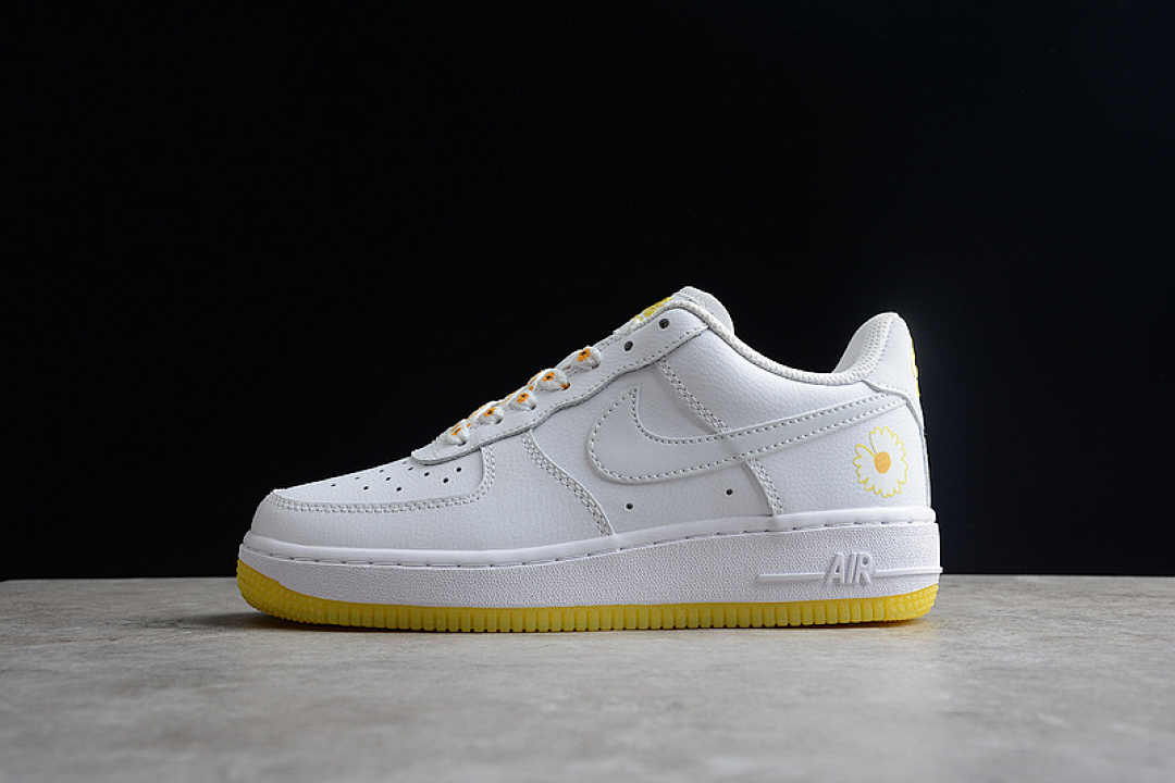 Nike [CR6566-098]-[AIR FORCE 1 LOW WHITE/WHITE/YELLOW]-[WOMAN:36-39]-[MAN:40-45], photo 1
