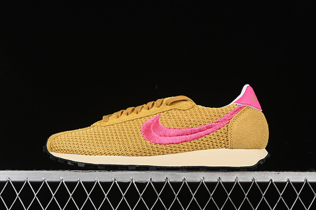 Stussy [FQ5369-700]-[STUSSY ROSHE RUN LD-1000 SANDED GOLD/LASER FUCHSIA/FOSSIL]-[UNISEX:36-47.5], photo 1