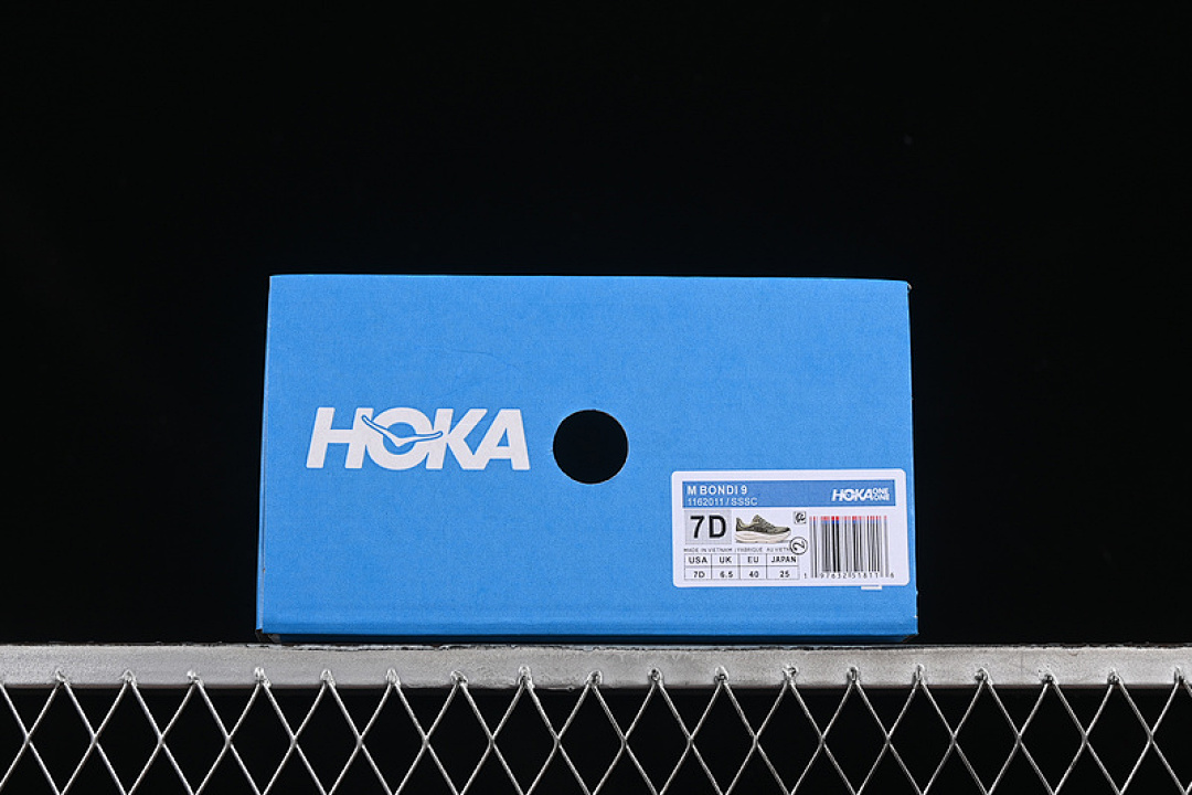 On Running [1162011 SSSC]-[HOKA ONE BONDI 9 WHITE/GREEN]-[WOMAN:36-39]-[MAN:40-45] - Image 11